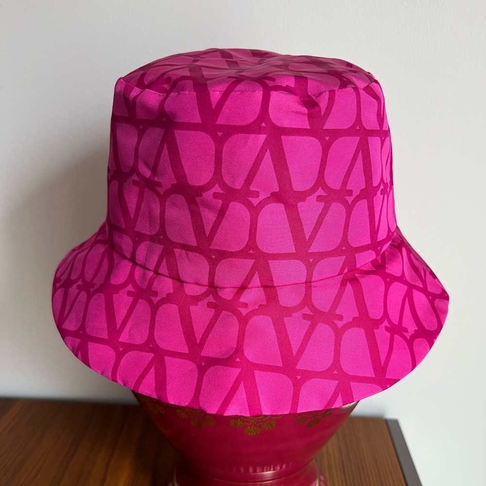 Valentino Garavani Pink Toile Iconographe Bucket Hat MSRP $650